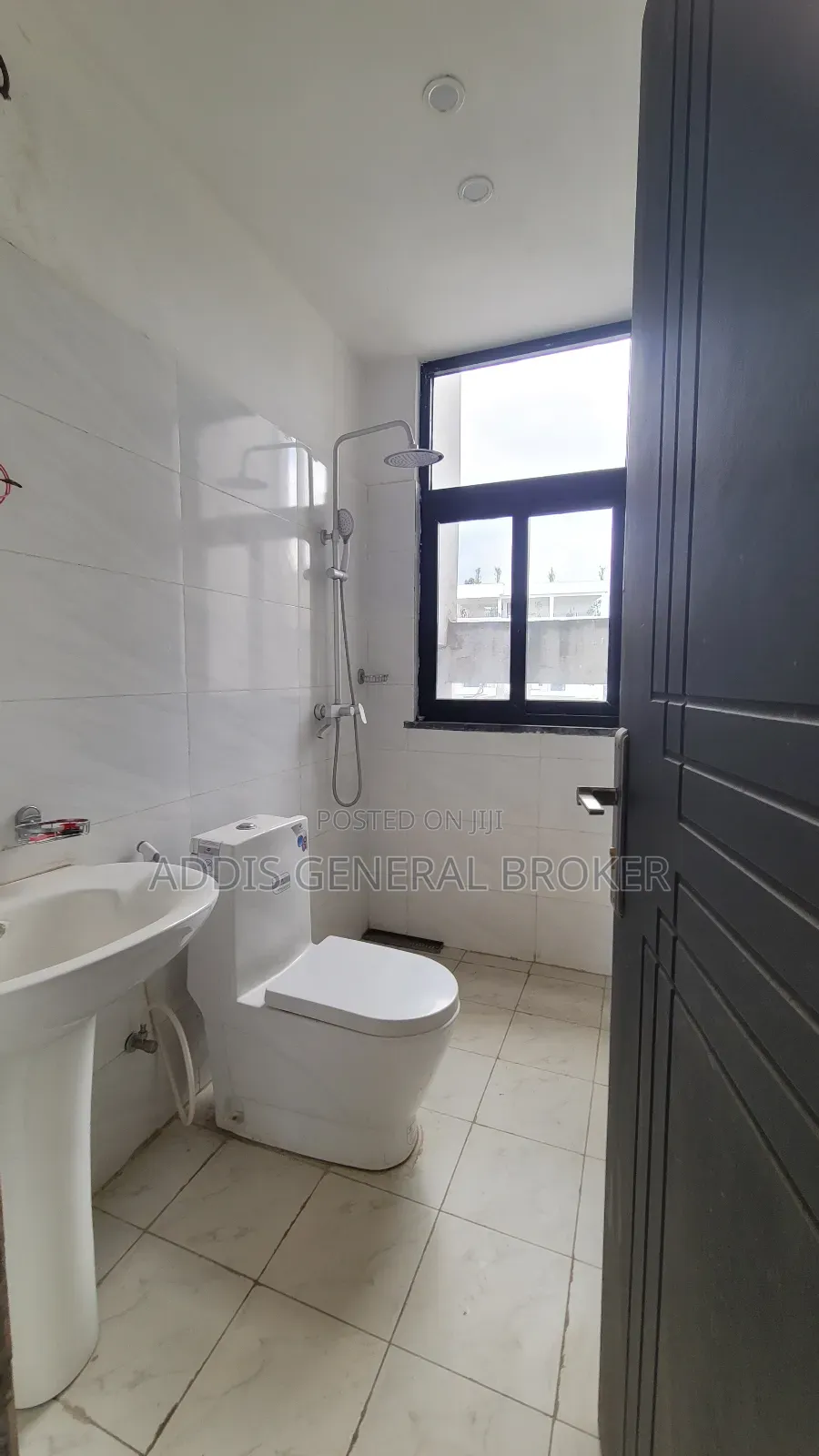 5bdrm House in Bulbula, Bole for sale