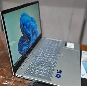 Photo - New Laptop HP Envy 13 16GB Intel Core I7 SSD 512GB