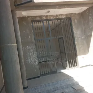 5bdrm House in Dukem, East Shewa for sale