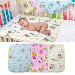 Photo - Waterproof Baby Urine Mat Cover