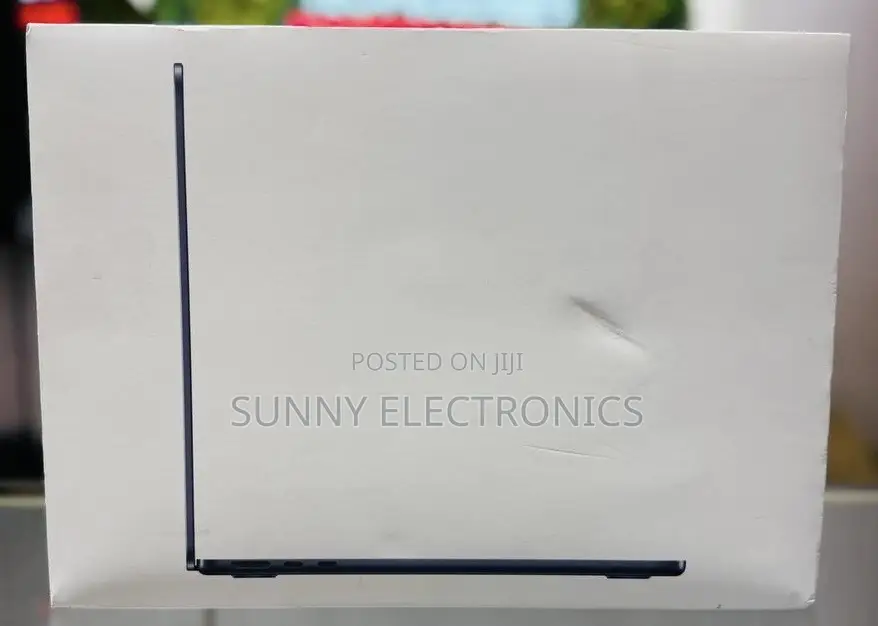 New Laptop Apple MacBook Air 2025 M4 13-Inch 16GB Apple M4 SSD 256GB