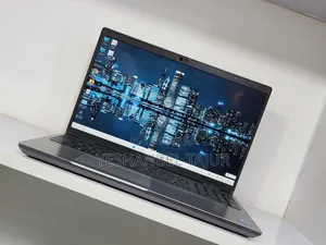 New Laptop Dell Precision 5520 32GB Intel Core I7 SSD 512GB