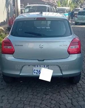 Suzuki Swift 2022 Silver
