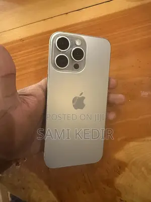 Photo - Apple iPhone 15 Pro Max 256 GB Gray