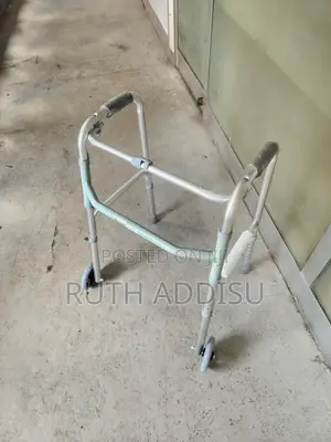 Photo - Medical Walker輕輕foldable Walker朱槿heigh Capacity Walker軍隊walker肋是walker