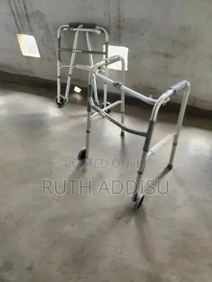 Photo - Front Wheels Medical Walker朱紅walker考慮walker垂青walker Foldable Walker