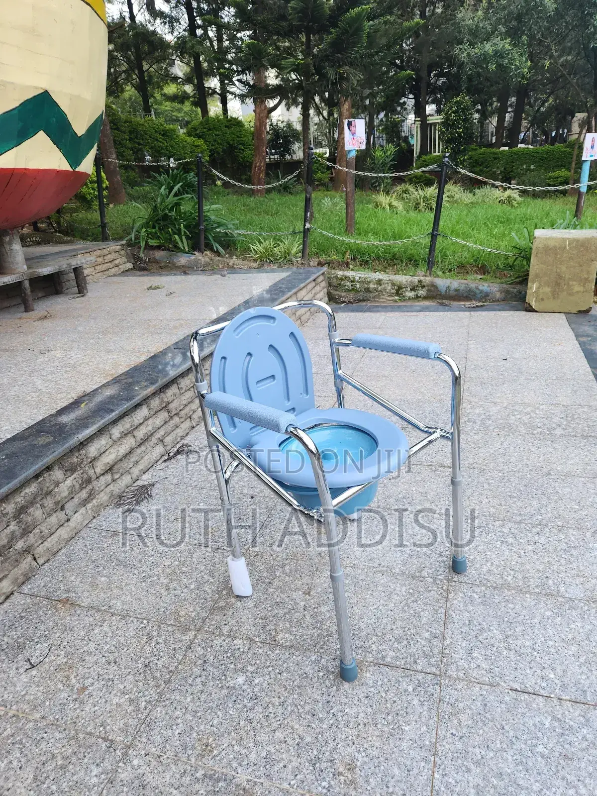 Poty Chair垢之commode Chair段的brand New Packed Toilet Chair延用poty Chair