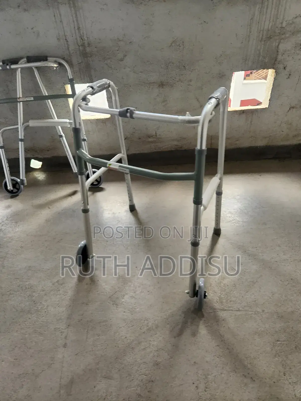 Medical Walker轟almunium Walker老婆foldable Walker朱槿medical Walker New