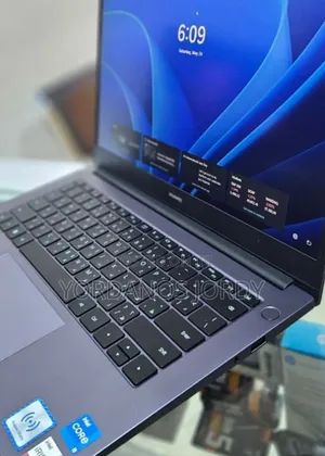 New Laptop Huawei Matebook D 15 8GB Intel Core I5 SSD 512GB