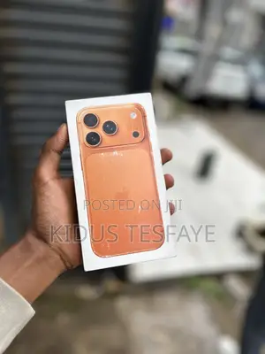 Photo - New Apple iPhone 17 Pro 256 GB Orange