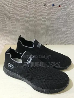 Photo - Skecher for Man’S and Girls With High Quality