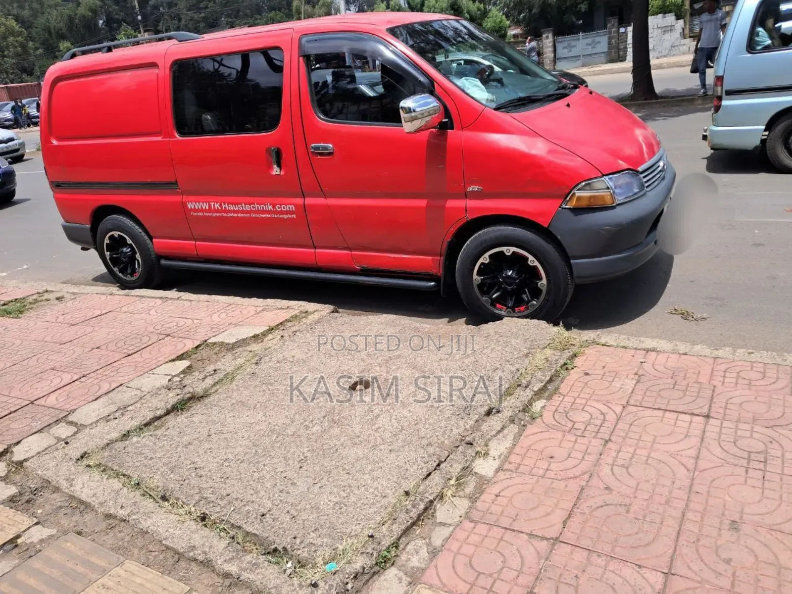 Toyota HiAce 2006 Red