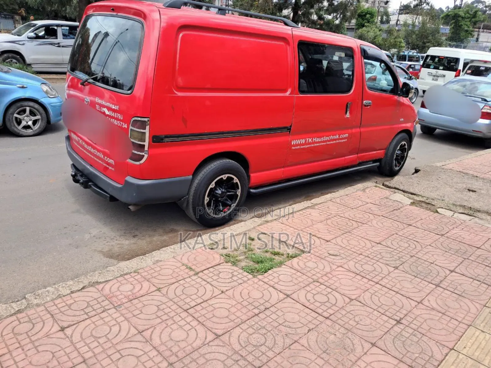 Toyota HiAce 2006 Red