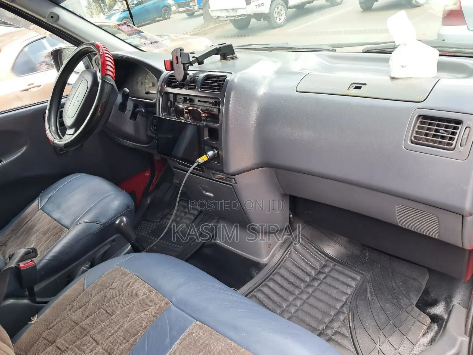 Toyota HiAce 2006 Red