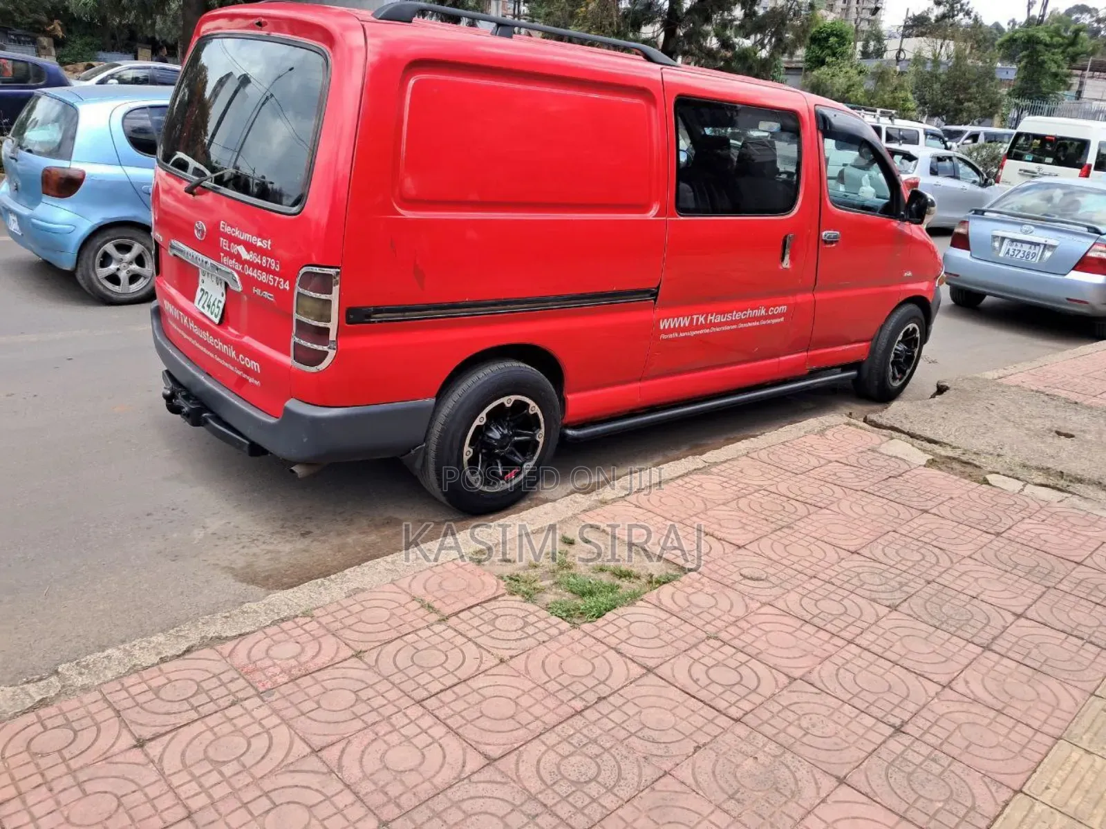 Toyota HiAce 2006 Red