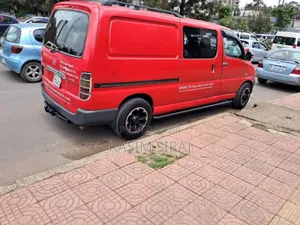 Toyota HiAce 2006 Red