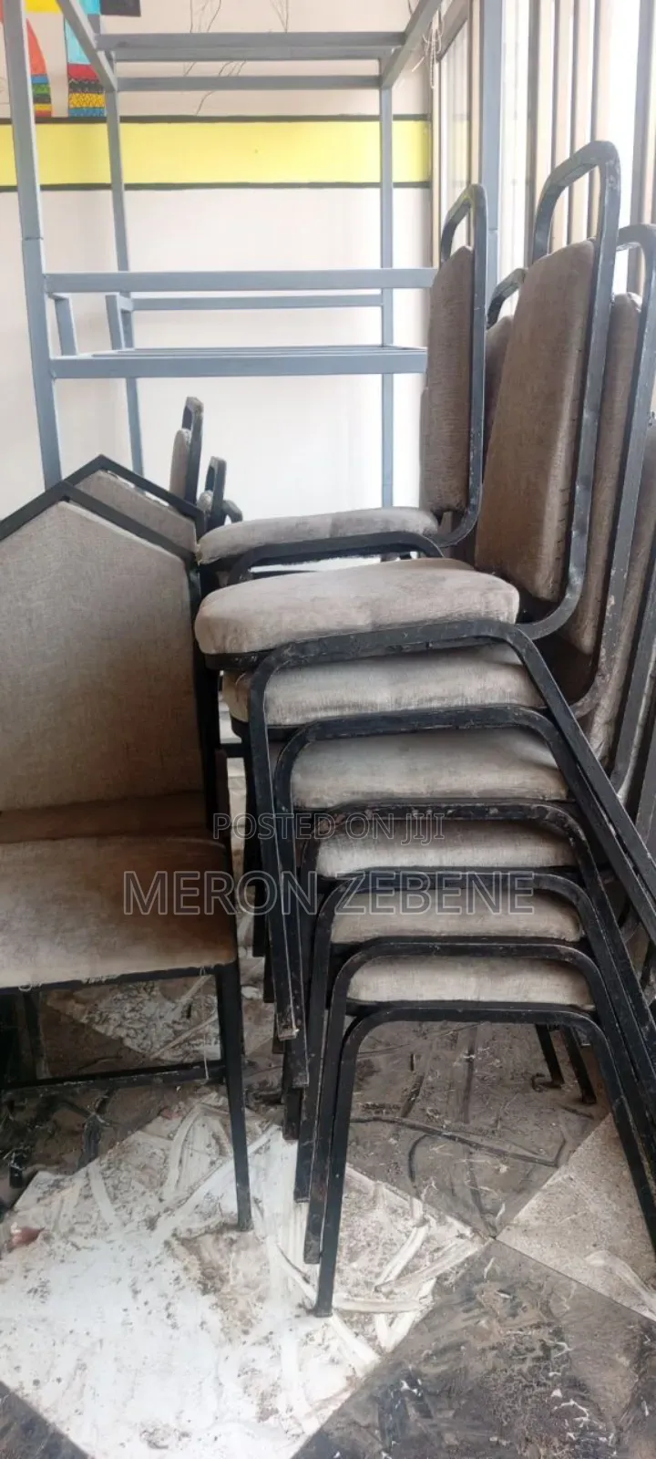 ወንበር ድጋፍ ያለው