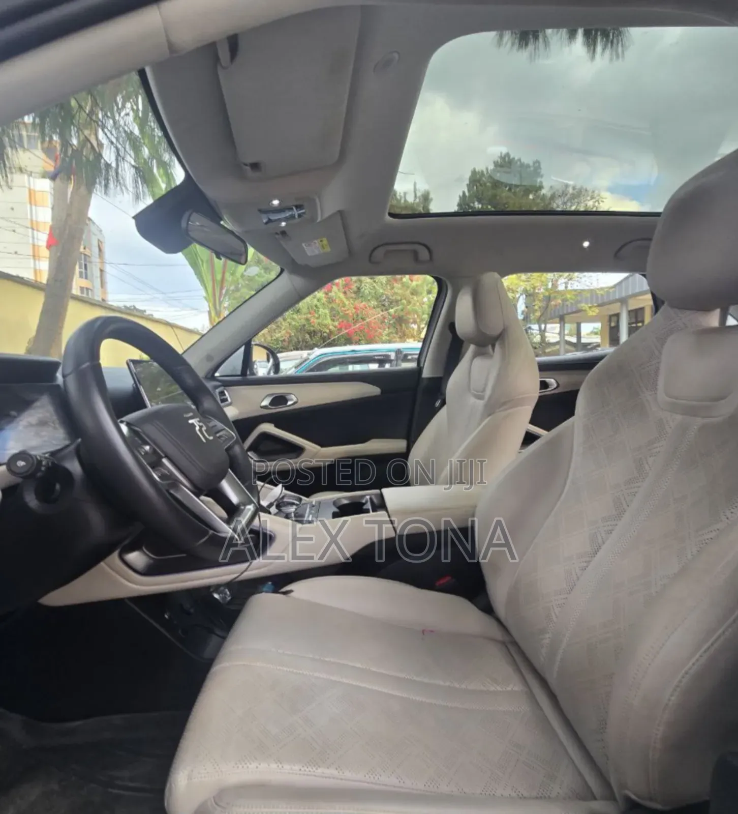 BYD Yuan Up 2025 Off white