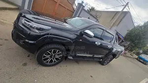 Toyota Hilux Revo Double Cab Deisel 2.8 AWD 2022 Black