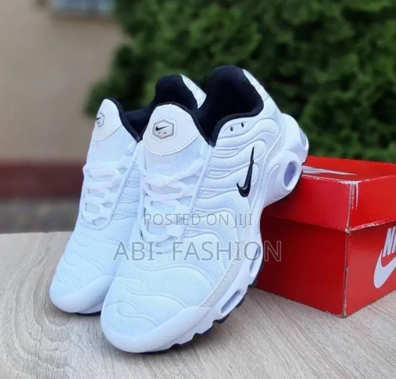 Nike Air Max White Edition