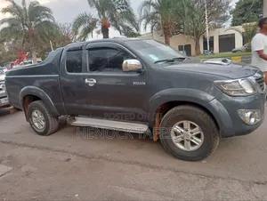 Toyota Hilux 3.0 D-4D 4x4 2012 Gray