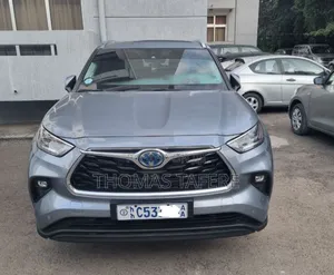 Photo - Toyota Highlander Hybrid 2024 Silver