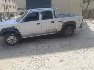 Tata B-Line 2006 White