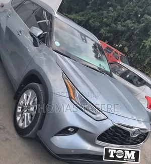 Toyota Highlander Hybrid 2024 Silver