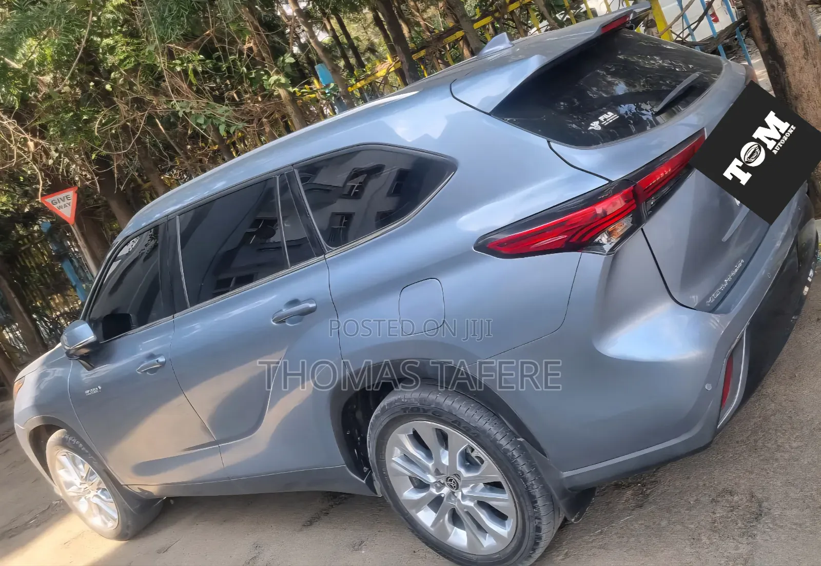 Toyota Highlander Hybrid 2024 Silver