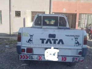 Tata B-Line 2006 White