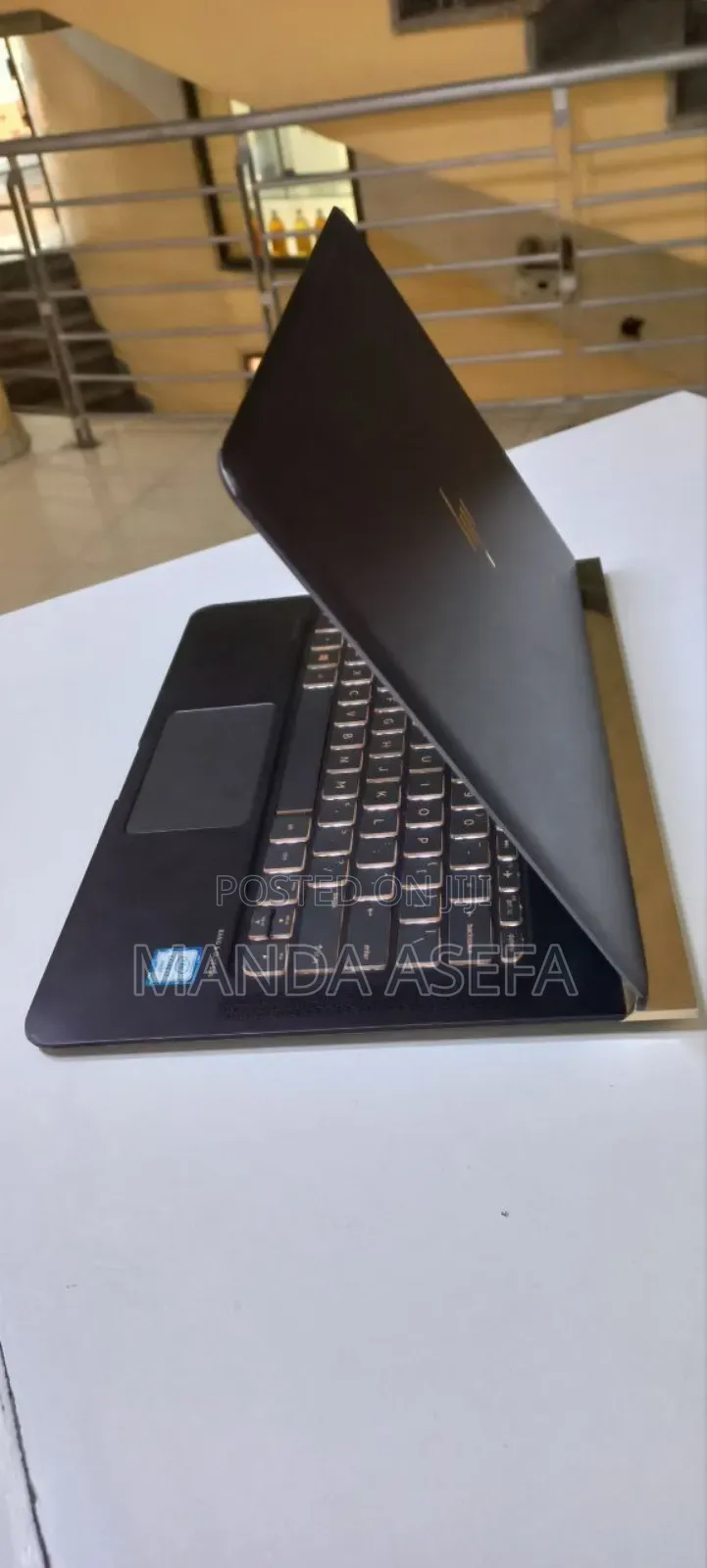 New Laptop HP Spectre 8GB Intel Core I7 SSD 256GB