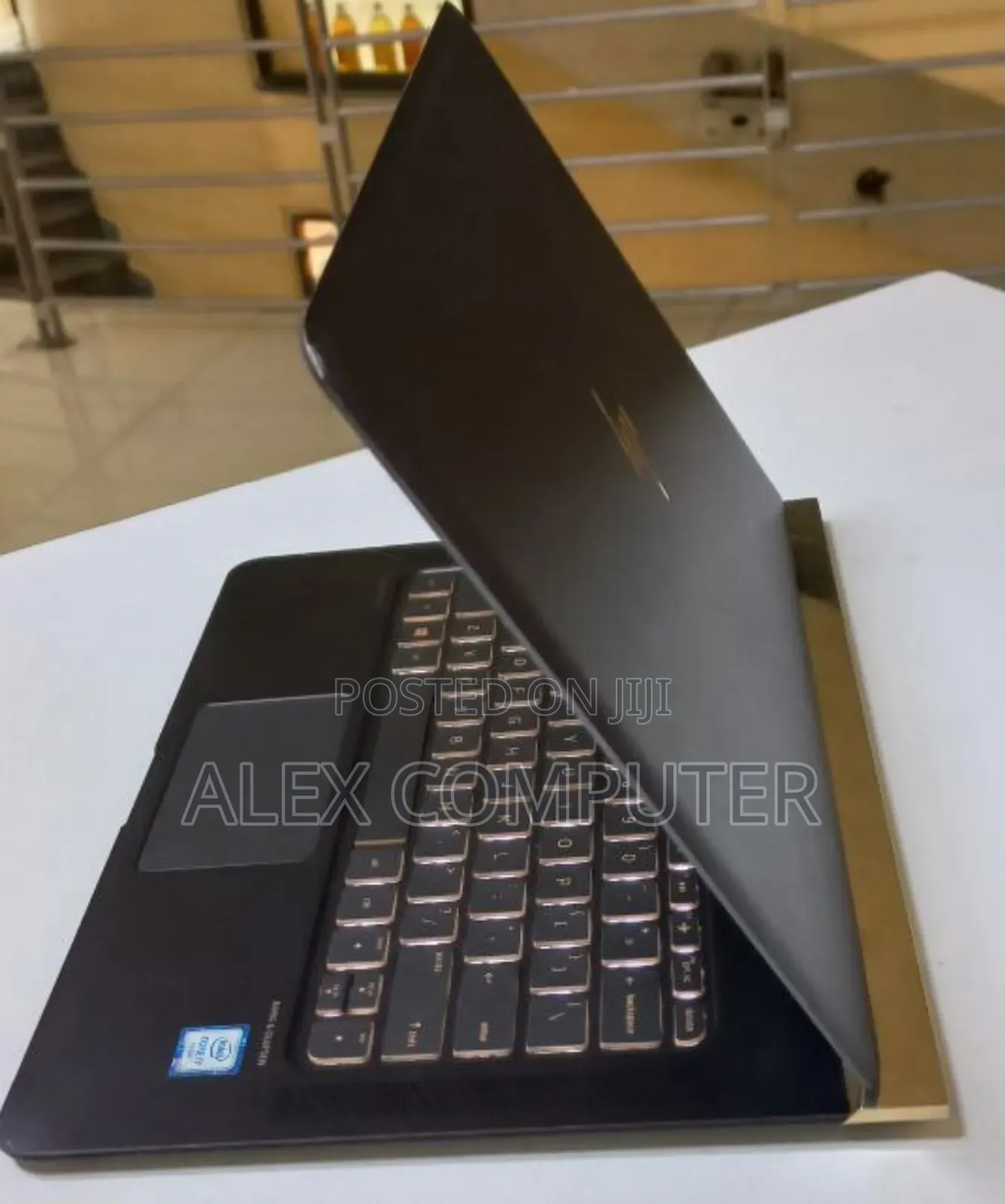 New Laptop HP Spectre 8GB Intel Core I7 SSD 256GB