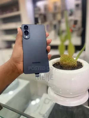 Photo - New Samsung Galaxy S25 Edge 256 GB