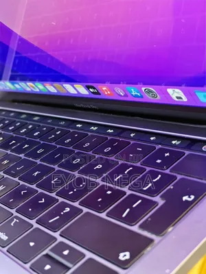 New Laptop Apple MacBook Pro 2019 16GB Intel Core I7 SSD 256GB