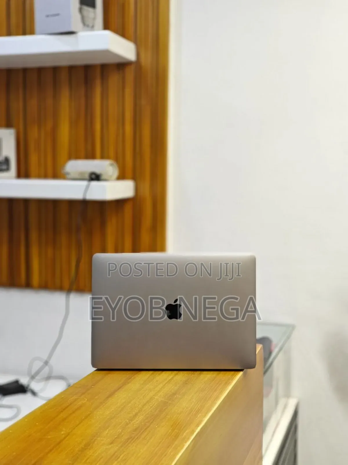 New Laptop Apple MacBook Pro 2019 16GB Intel Core I7 SSD 256GB