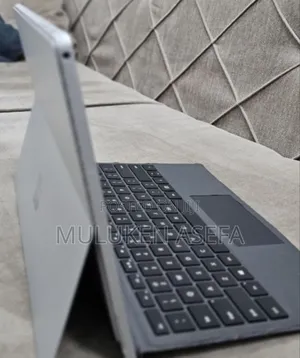 New Laptop Microsoft Surface 16GB Intel Core I7 SSD 256GB