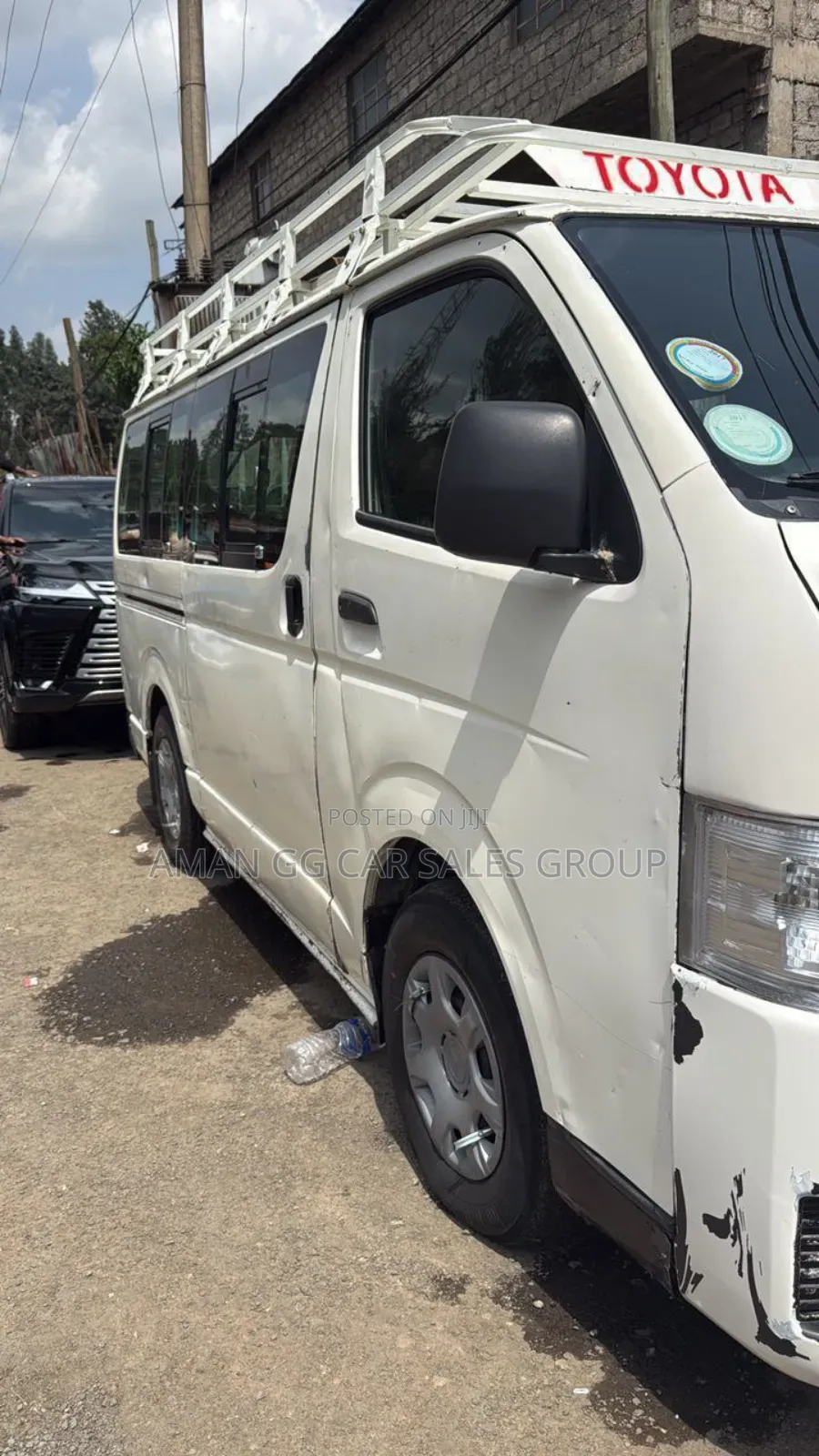 Toyota HiAce 2011 White