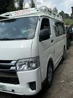 Toyota HiAce 2011 White