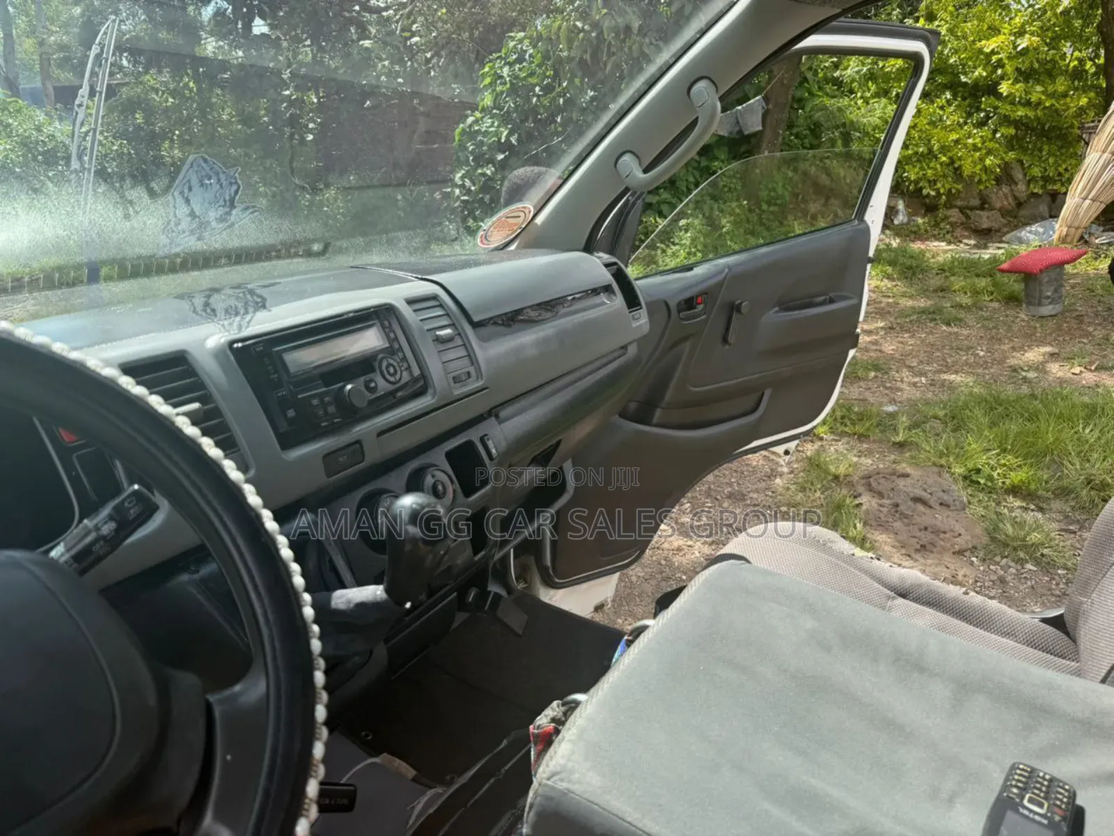 Toyota HiAce 2011 White