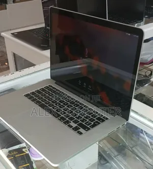 New Laptop Apple MacBook Pro 2017 16GB Intel Core I7 SSD 256GB