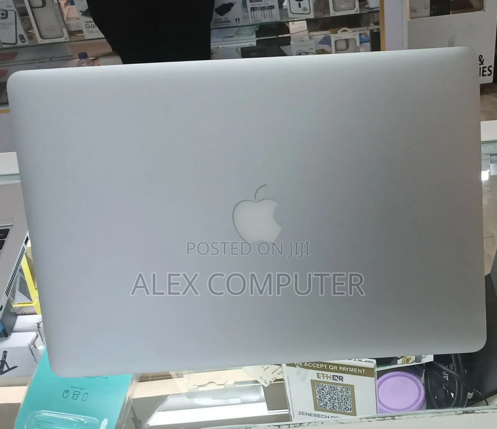 New Laptop Apple MacBook Pro 2017 16GB Intel Core I7 SSD 256GB