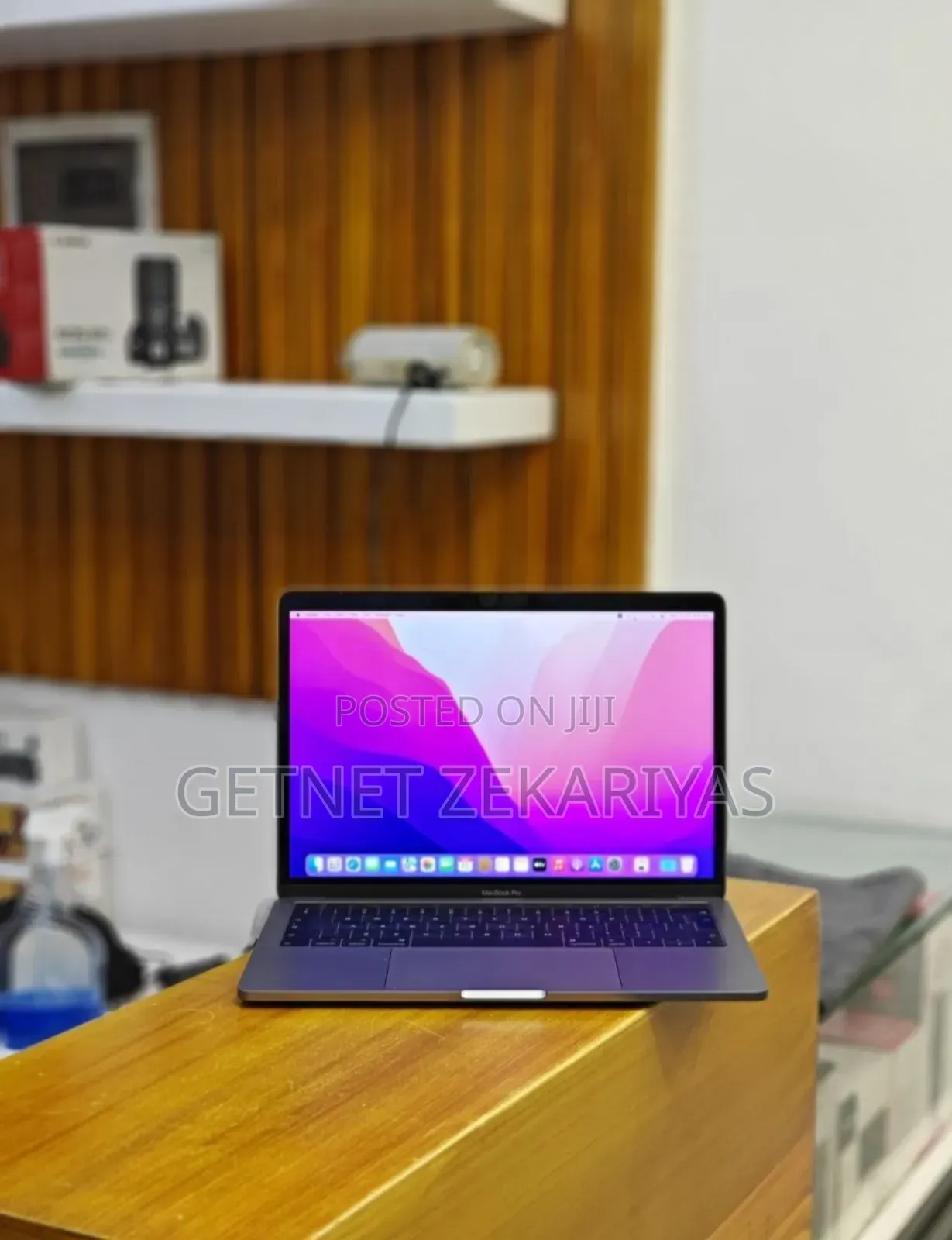 New Laptop Apple MacBook Pro 2019 16GB Intel Core I7 SSD 256GB
