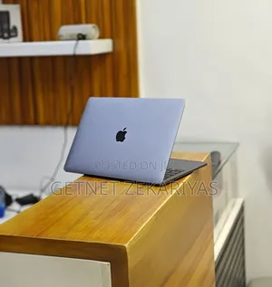 New Laptop Apple MacBook Pro 2019 16GB Intel Core I7 SSD 256GB
