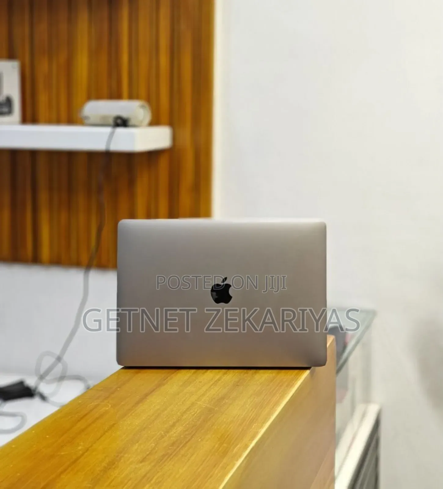 New Laptop Apple MacBook Pro 2019 16GB Intel Core I7 SSD 256GB
