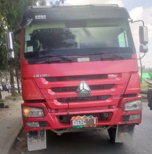 Photo - Cinityuck. 2023. Only Cash