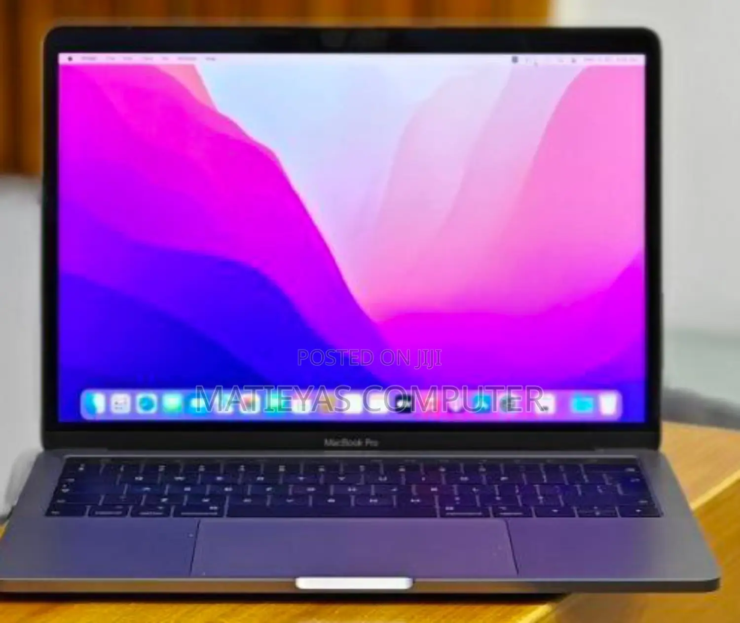 New Laptop Apple MacBook Pro 2019 16GB Intel Core I7 SSD 256GB