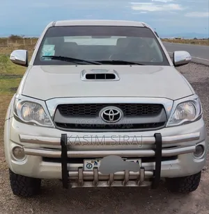 Photo - Toyota Hilux 2.5 D-4D 4X4 SRX 2010 Silver