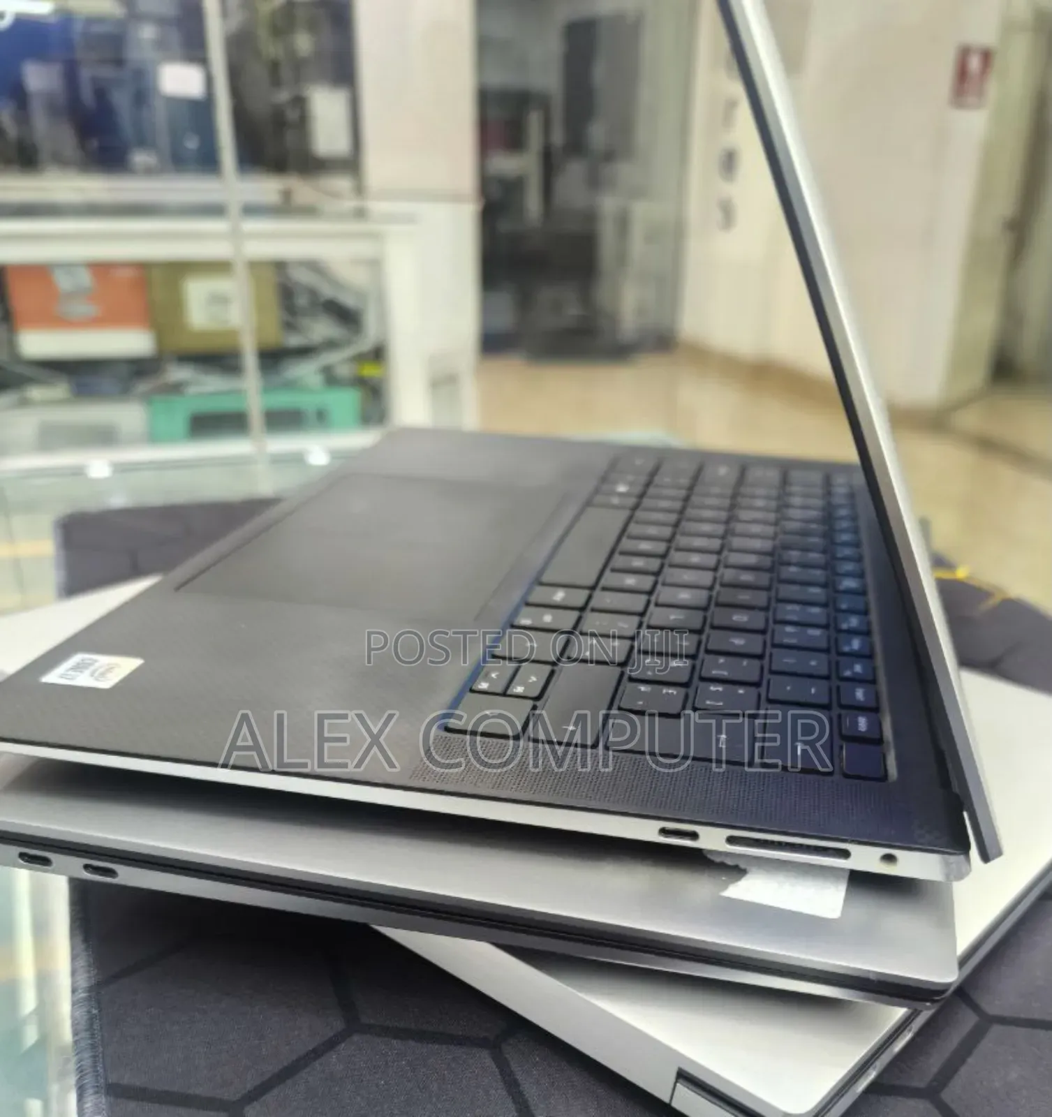 New Laptop Dell XPS 15 16GB Intel Core I7 SSD 512GB