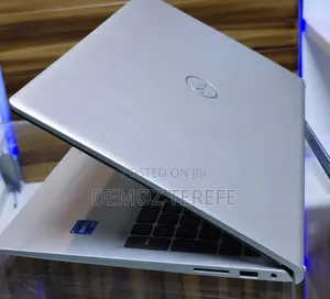 New Laptop Dell Precision 5540 16GB Intel Core I7 SSD 512GB