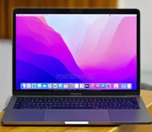 New Laptop Apple MacBook Pro 2019 16GB Intel Core I7 SSD 256GB